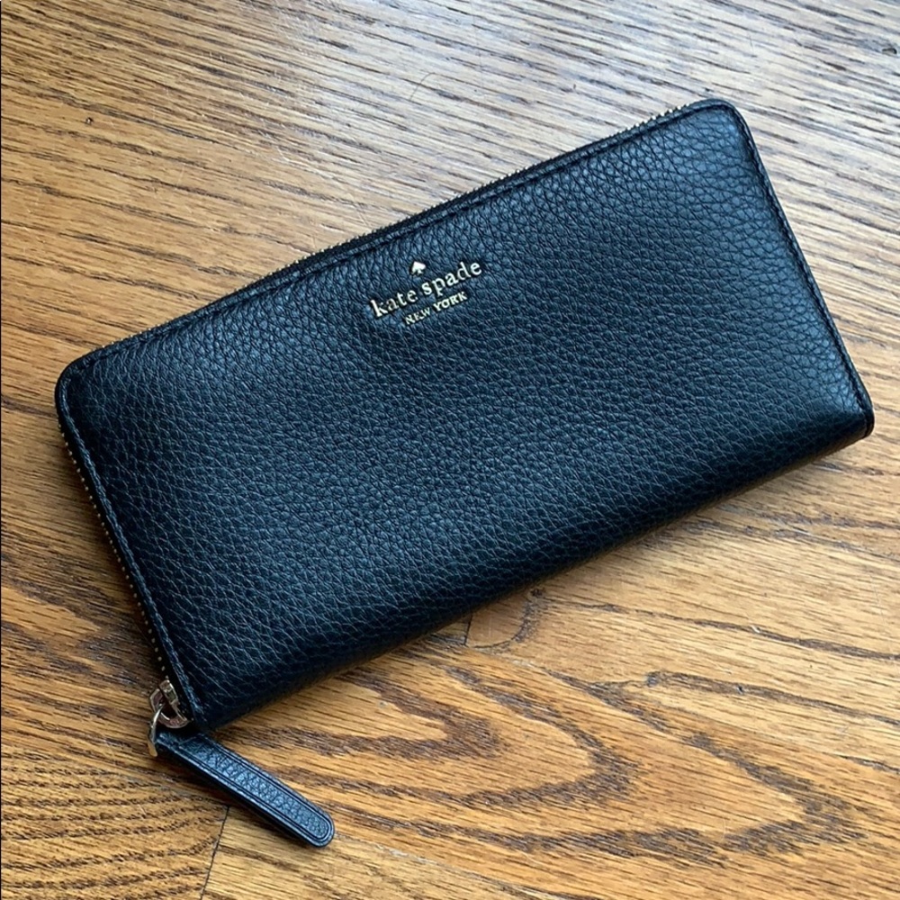 NWOT Kate Spade zip-around Black Leather Wallet